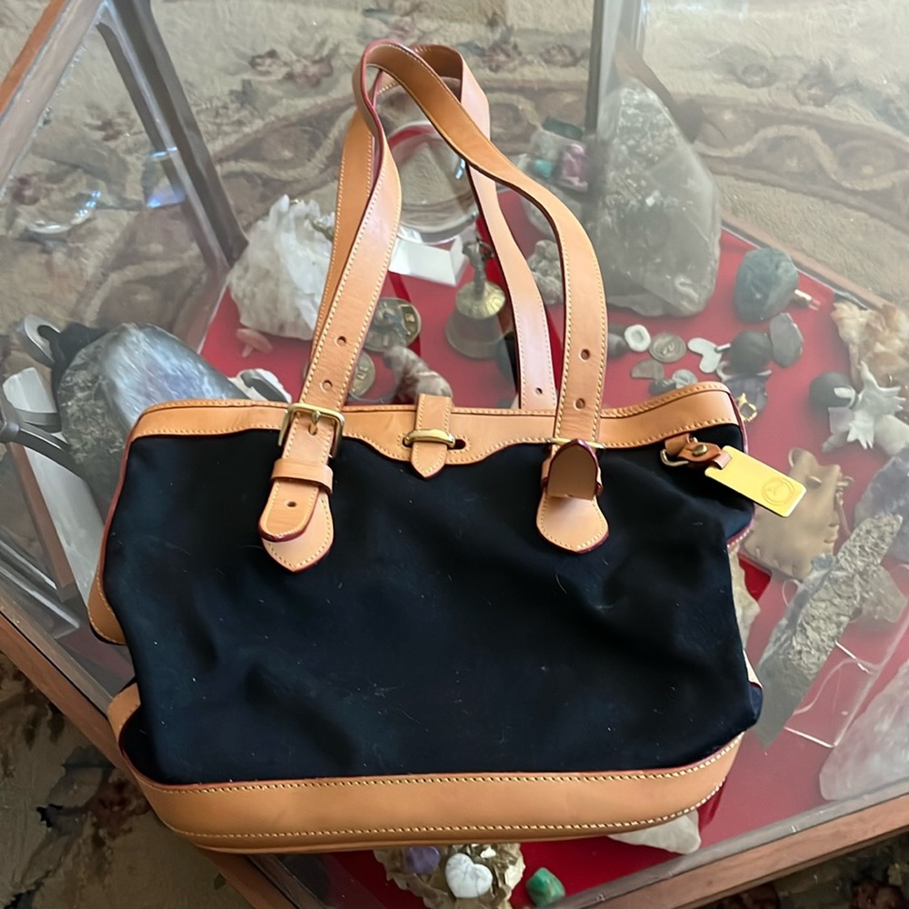 Dooney & Bourke made in USA gold embellished hardware.